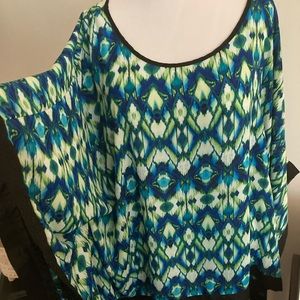 30/32 Avenue blouse with butterfly sleeves